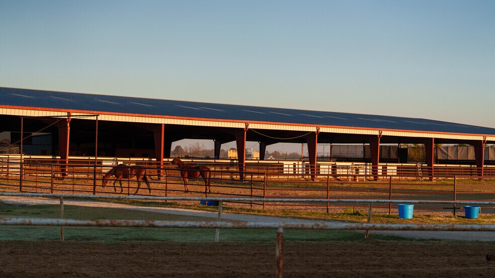 More Photos Of 3018 FM 2578, Kaufman Horse Stables For Sale