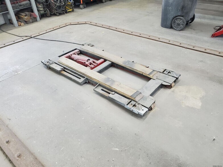 More Photos Of 2127 Central Ave, Schenectady Auto Repair For Sale