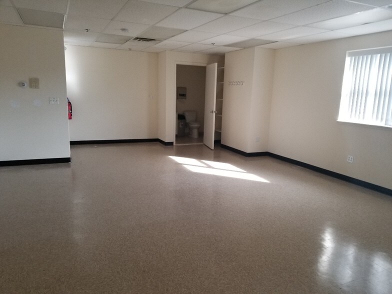 More Photos Of 29 Fairview St, Palisades Park Office For Lease