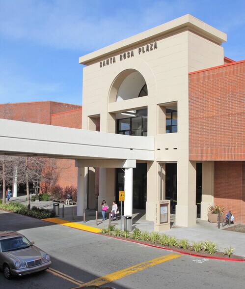More Photos Of 600 Santa Rosa Plz, Santa Rosa Department Store For Lease