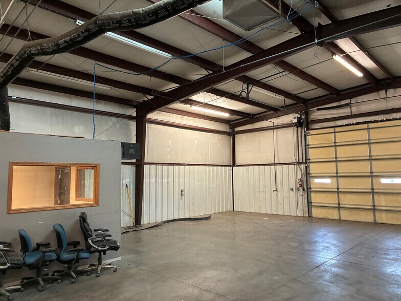 More Photos Of 3616 N Topeka St, Wichita Warehouse For Lease