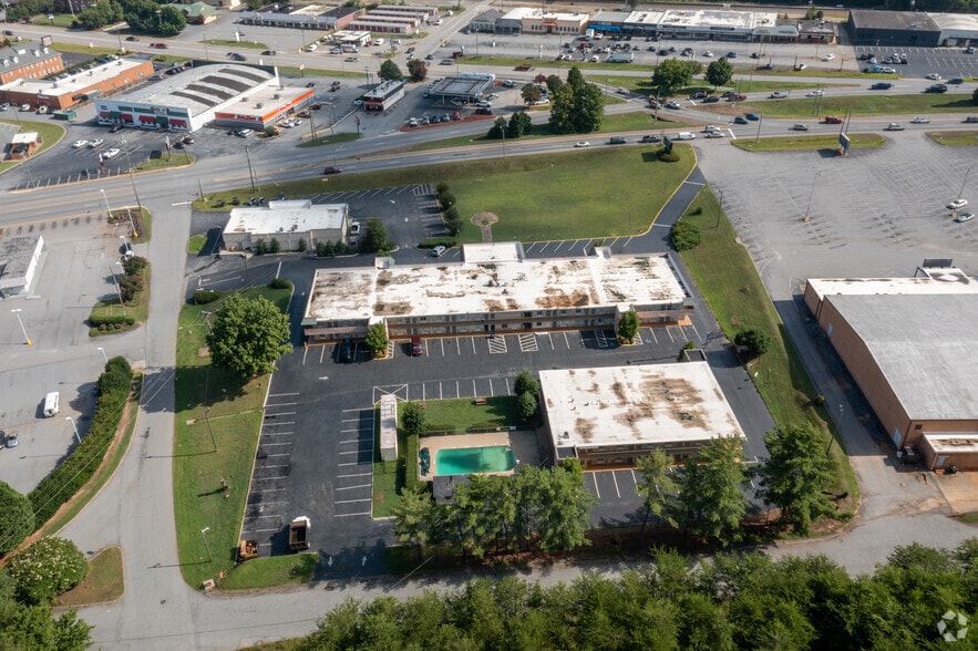 More Photos Of 5539 Calhoun Memorial Hwy, Easley Hotel For Sale