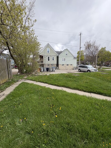More Photos Of 2767 N Holton St, Milwaukee Apartments For Sale