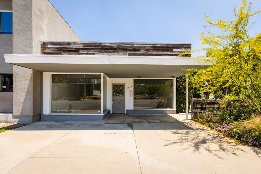 Primary Photo Of 3732-3740 Long Beach Blvd, Long Beach Office Residential For Lease
