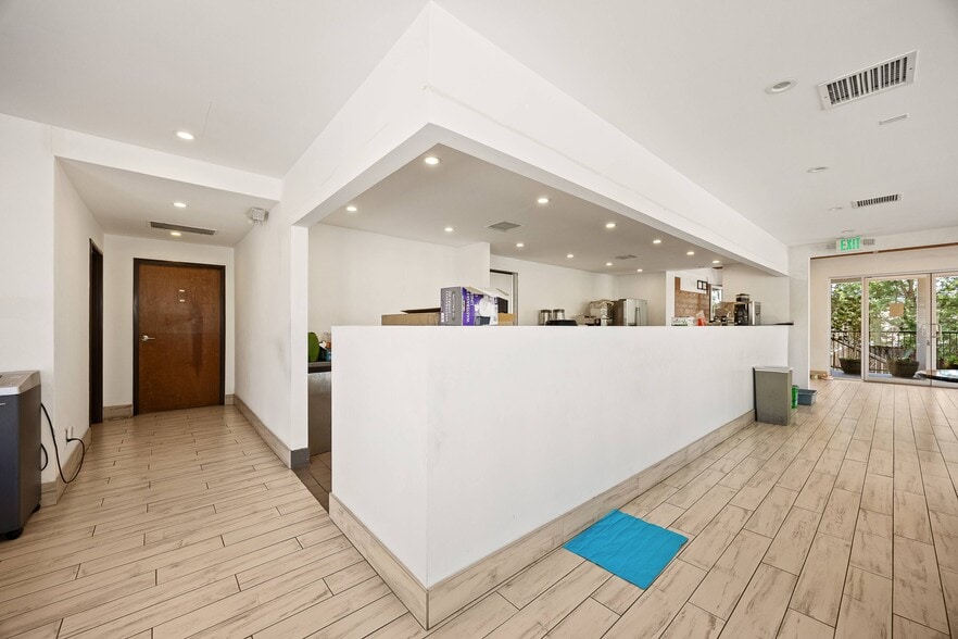 More Photos Of 101 S Virgil Ave, Los Angeles Freestanding For Sale