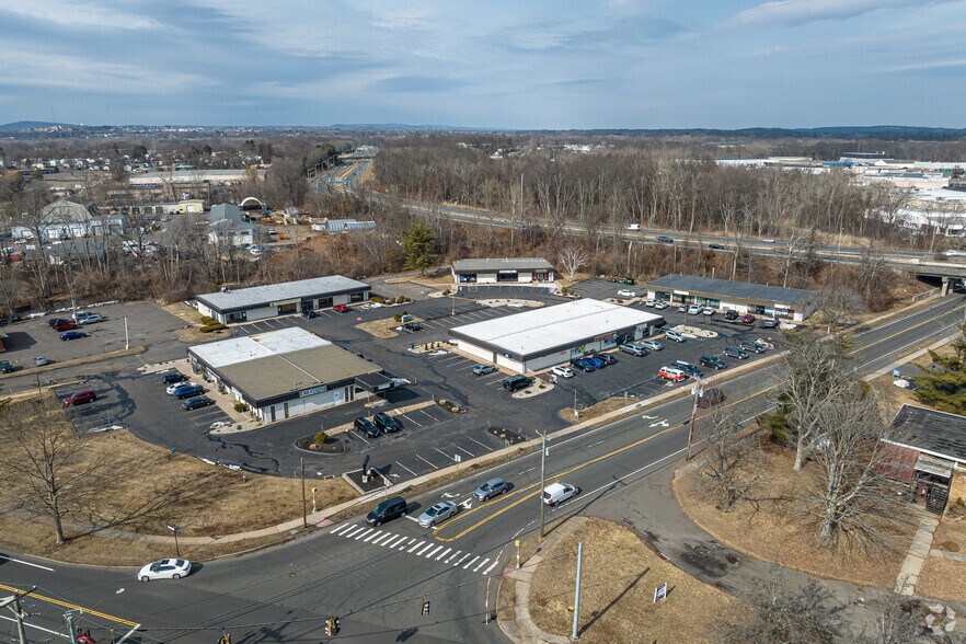 More Photos Of 31-35 Webster Square Rd, Berlin Freestanding For Lease