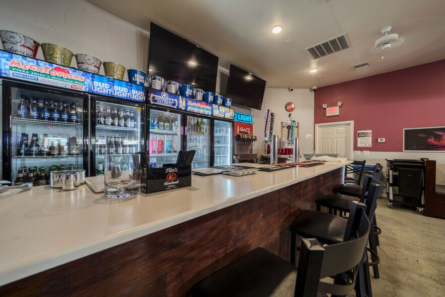 More Photos Of 832 Gemstone Ave, Bullhead City Restaurant For Sale