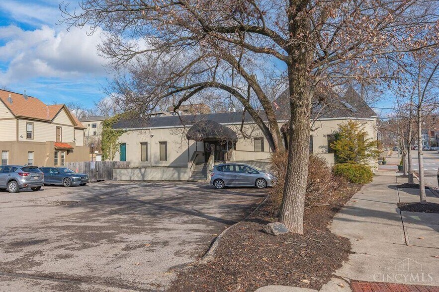 Primary Photo Of 347 Stanley Ave, Cincinnati Office Residential For Lease