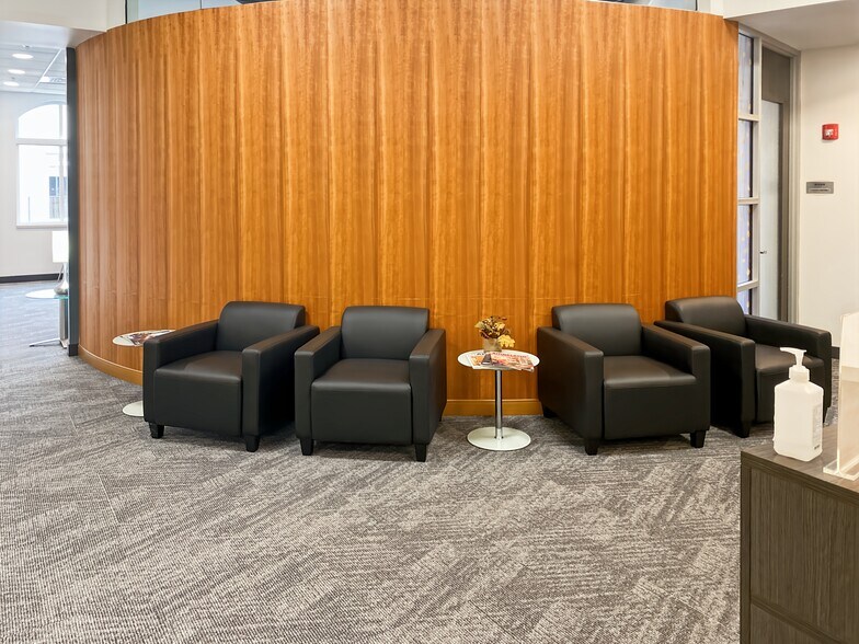 More Photos Of 1000 Highland Colony Pky, Ridgeland Coworking Space