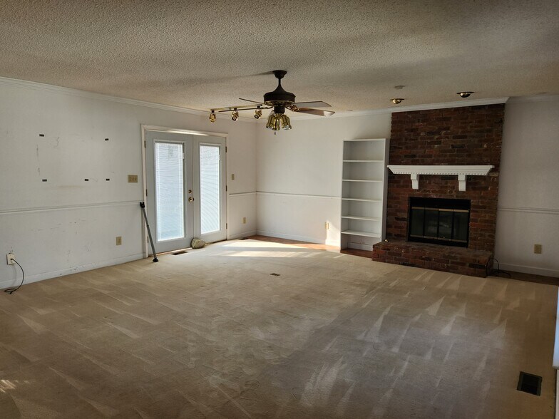 More Photos Of 721 E Gannon Ave, Zebulon Warehouse For Sale