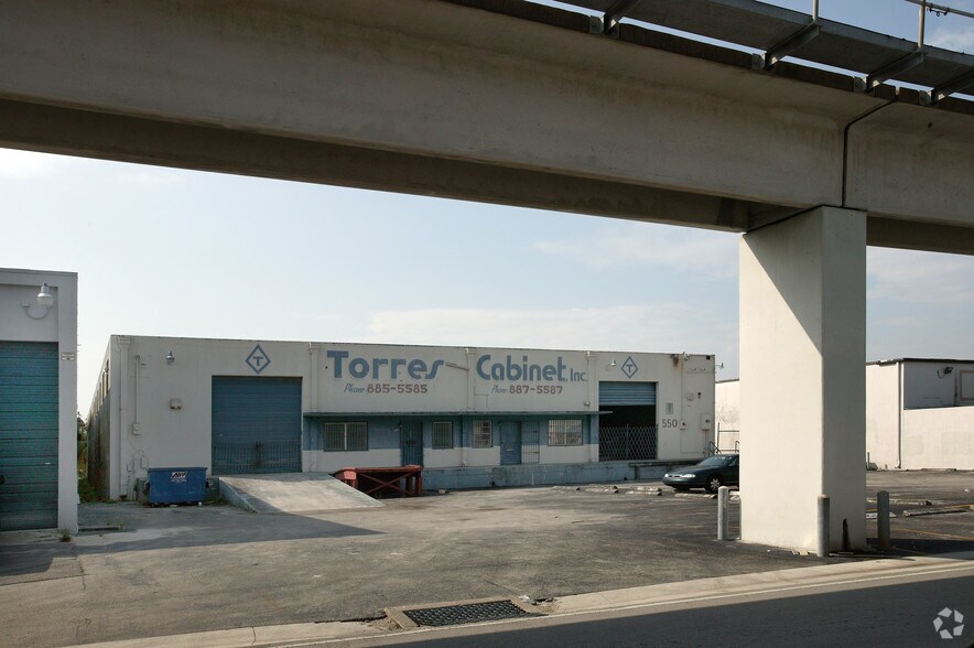 Primary Photo Of 540-550 W 20th St, Hialeah Warehouse For Lease