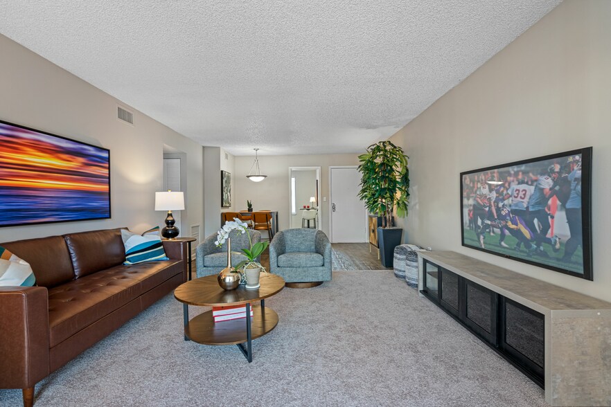 More Photos Of 2148 54th Ave S, Saint Petersburg Apartments For Sale