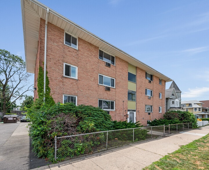 Primary Photo Of 1795 North Ave, Bridgeport Multifamily For Sale