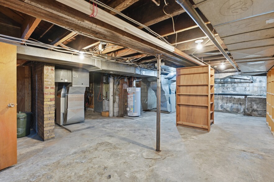 More Photos Of 29 Jarvis St, Fort Erie Office For Sale