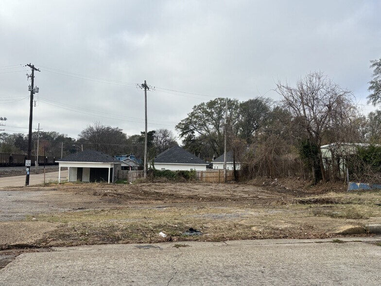 More Photos Of 2224 Southern Ave, Memphis General Retail For Sale
