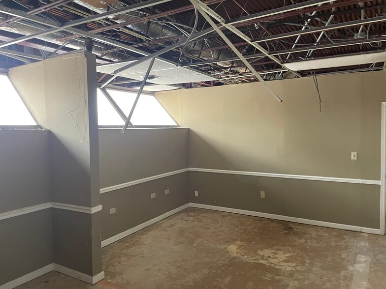 More Photos Of 2981 Church St, East Point Medical For Sale