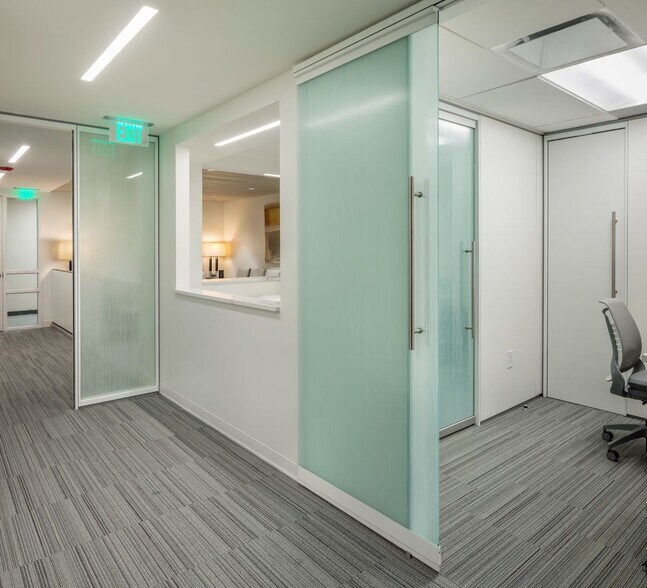 More Photos Of 4700 Belleview Ave, Kansas City Office For Lease