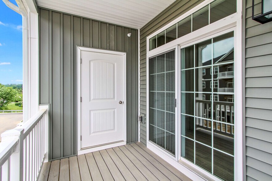 More Photos Of 41 Wttr Ln, Westminster Apartments For Sale