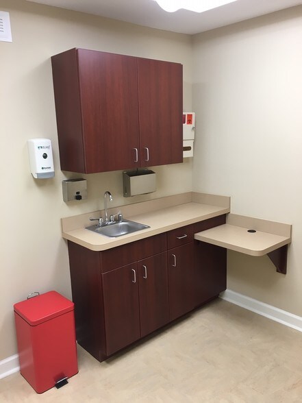 More Photos Of 1509 W 3rd St, Farmville Medical For Lease