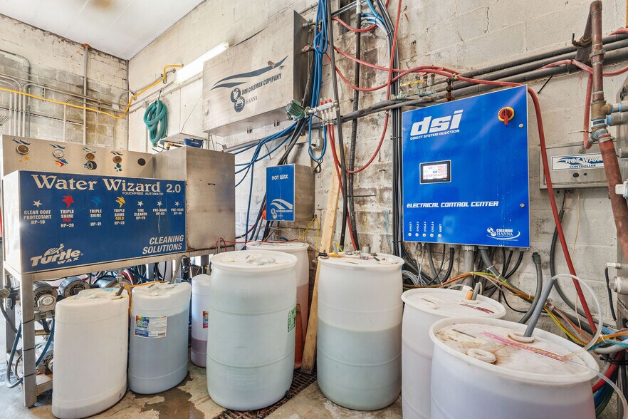 More Photos Of 2876 Green Mountain Dr, Branson Carwash For Sale