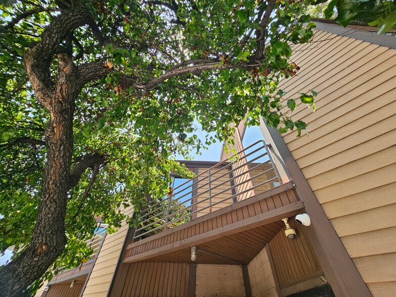 More Photos Of 2910 W Broadway, Los Angeles Office Residential For Lease