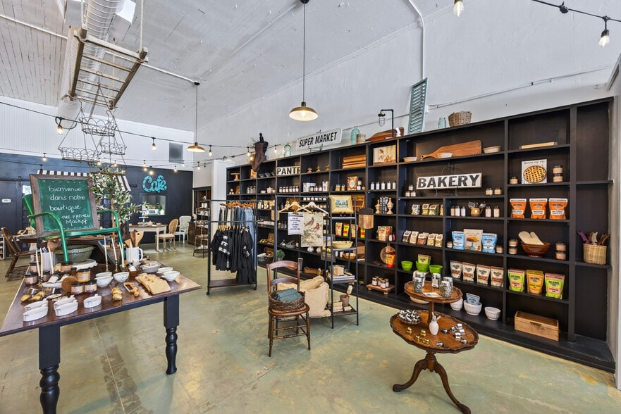More Photos Of 107 W Commercial Ave, Monterey Office For Sale
