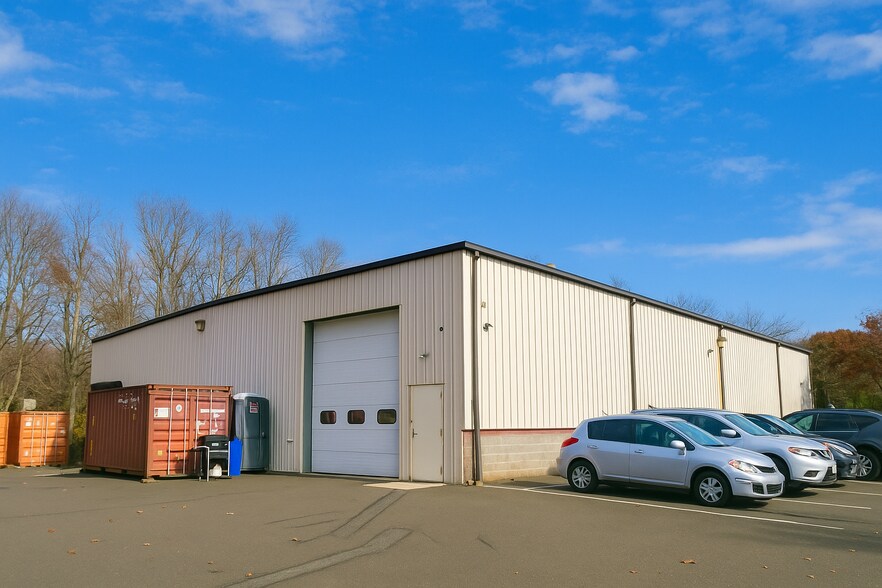 More Photos Of 325 Riggs St, Oxford Warehouse For Sale
