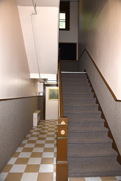 More Photos Of 1493 Old Butler Plank Rd, Glenshaw Office For Sale