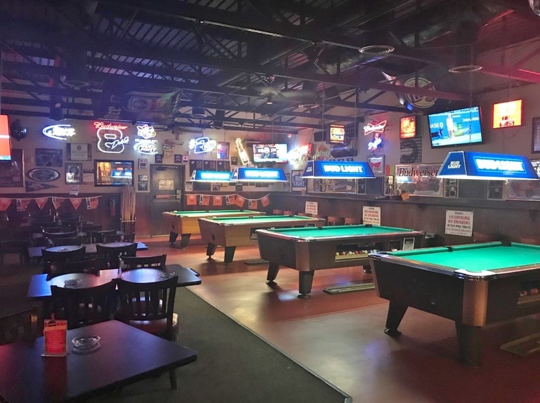 More Photos Of 8301 Glade Ave, Oklahoma City Restaurant For Lease