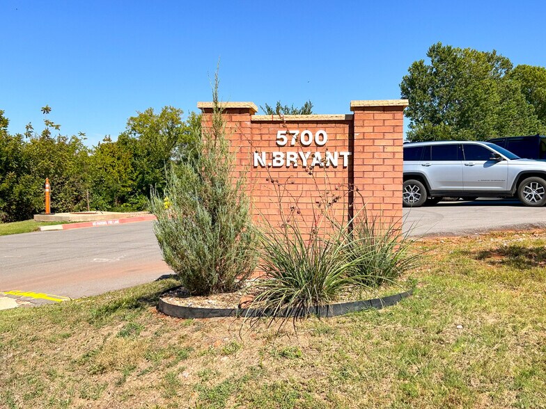 More Photos Of 5700 N Bryant, Oklahoma City Warehouse For Sale