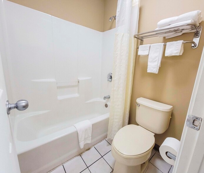 More Photos Of 2350 Chestnut St, Orangeburg Hotel For Sale