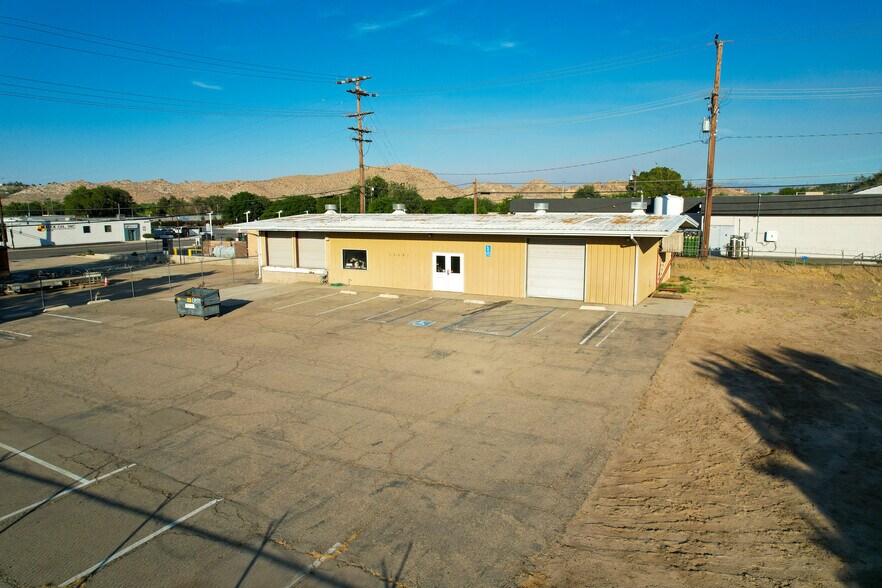 Primary Photo Of 15691 1st St, Victorville Warehouse For Lease