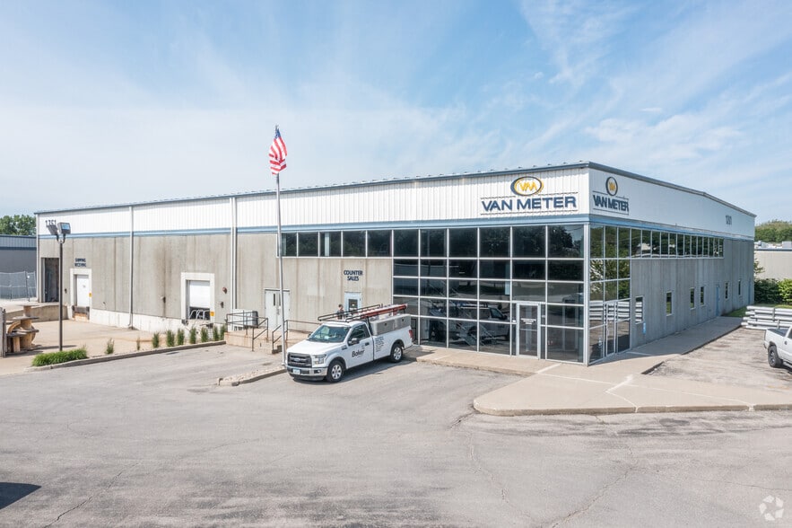 Primary Photo Of 1751 Guthrie Ave, Des Moines Warehouse For Lease