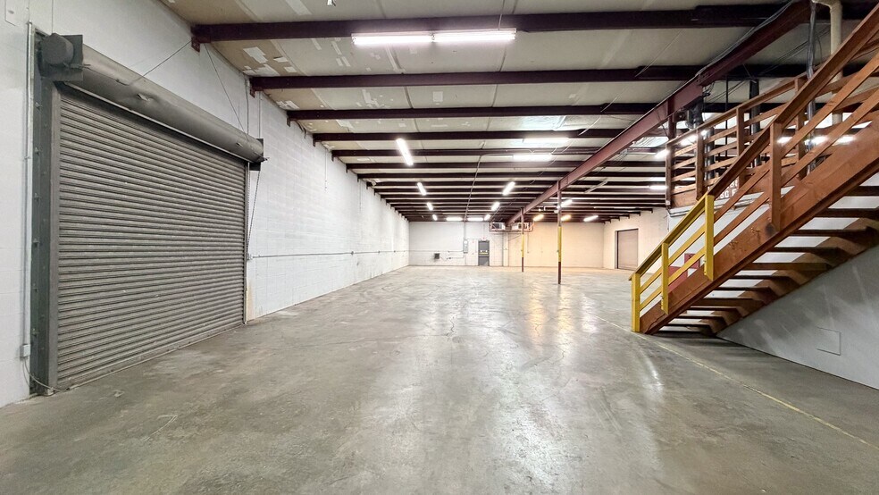 More Photos Of 310 S Union Ave, Springfield Manufacturing For Lease