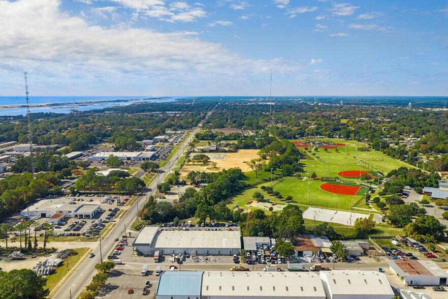 More Photos Of 119 Hollywood Blvd, Fort Walton Beach Flex For Sale