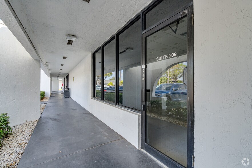 More Photos Of 7100-7200 W Commercial Blvd, Lauderhill Medical For Sale
