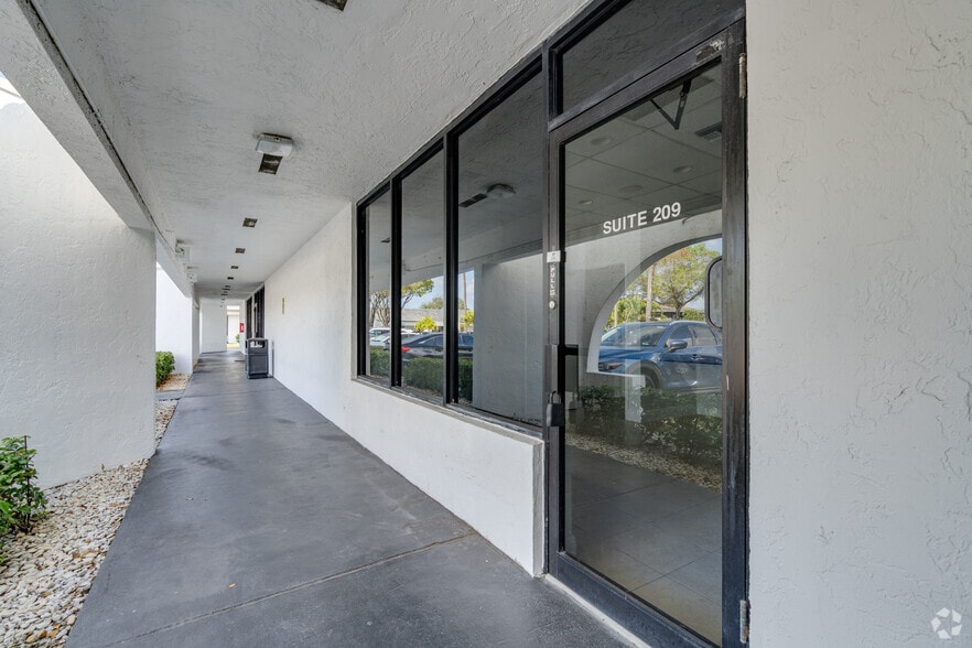 More Photos Of 7200-7200 W Commercial Blvd, Fort Lauderdale Medical For Sale