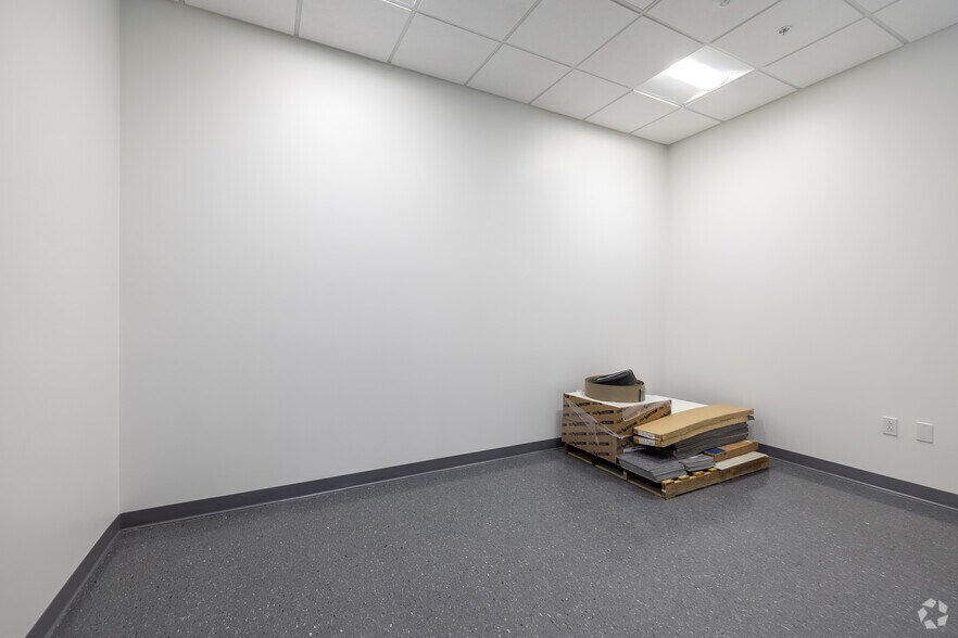 More Photos Of 1305 Furnace Rd, Linthicum Heights Distribution For Lease