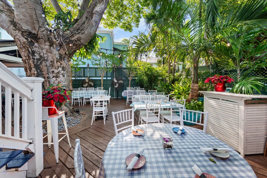 More Photos Of 816 Duval St, Key West Restaurant For Sale