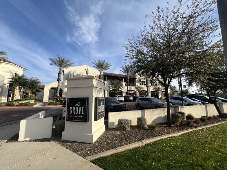 More Photos Of 7300 N Via Paseo Del Sur, Scottsdale Loft Creative Space For Lease