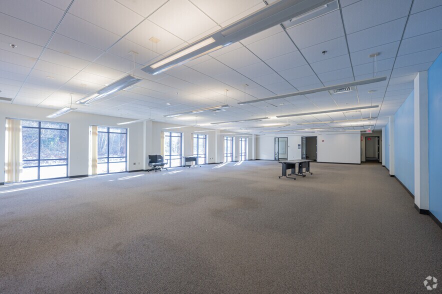More Photos Of 71 Frankland Rd, Hopkinton Manufacturing For Lease