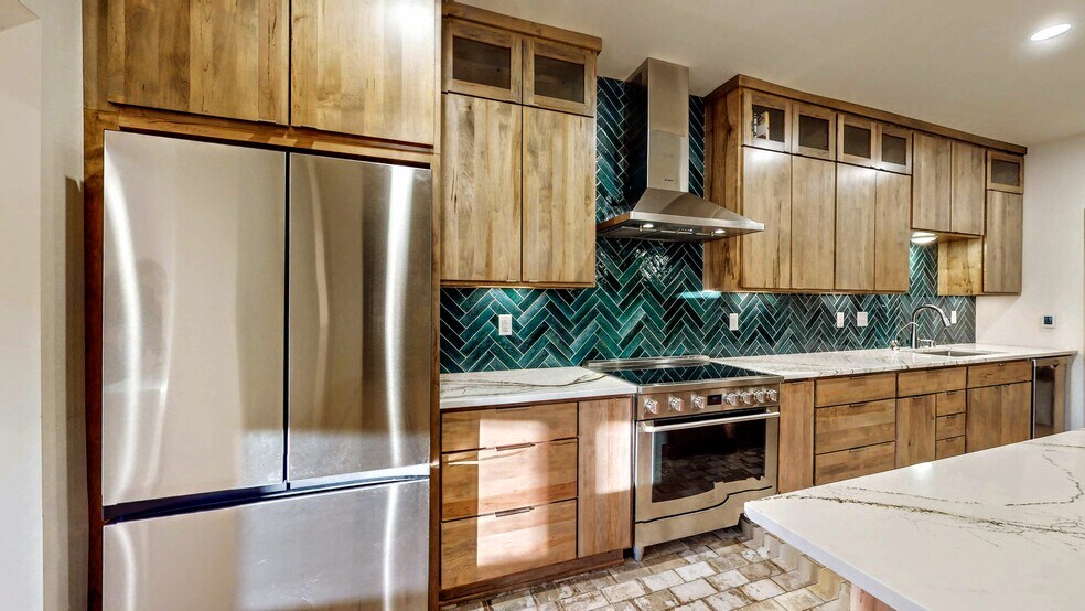 More Photos Of 209 S Main St, Jefferson General Retail For Sale