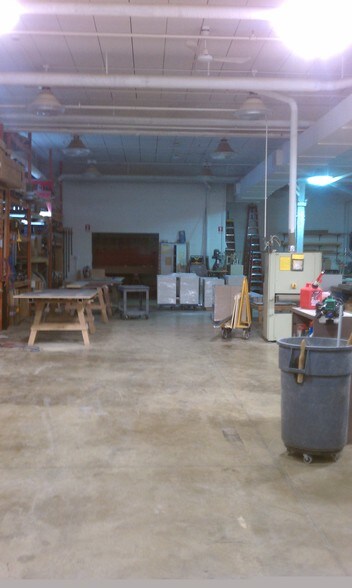 More Photos Of 1010 N Hooker St, Chicago Light Manufacturing For Lease