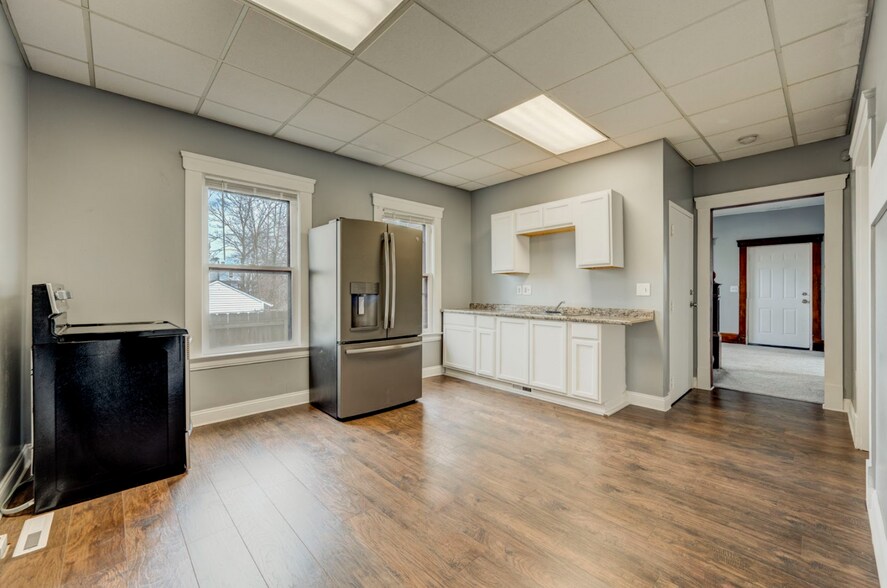 More Photos Of 4432 Pearl Rd, Cleveland Specialty For Sale