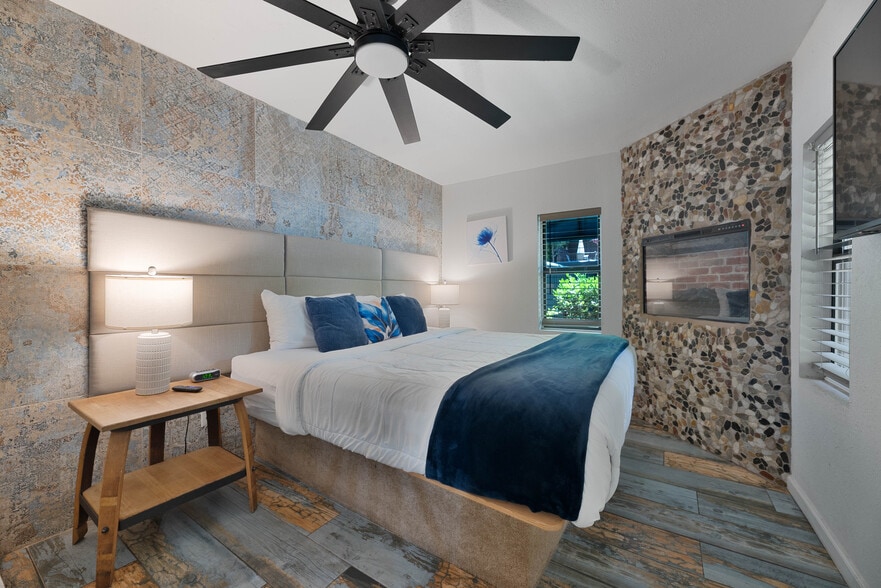 More Photos Of 4548 N State Route 89A, Sedona Hotel For Sale