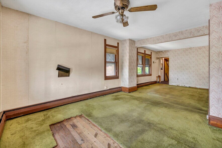 More Photos Of 6318 Lorain Ave, Cleveland Loft Creative Space For Sale