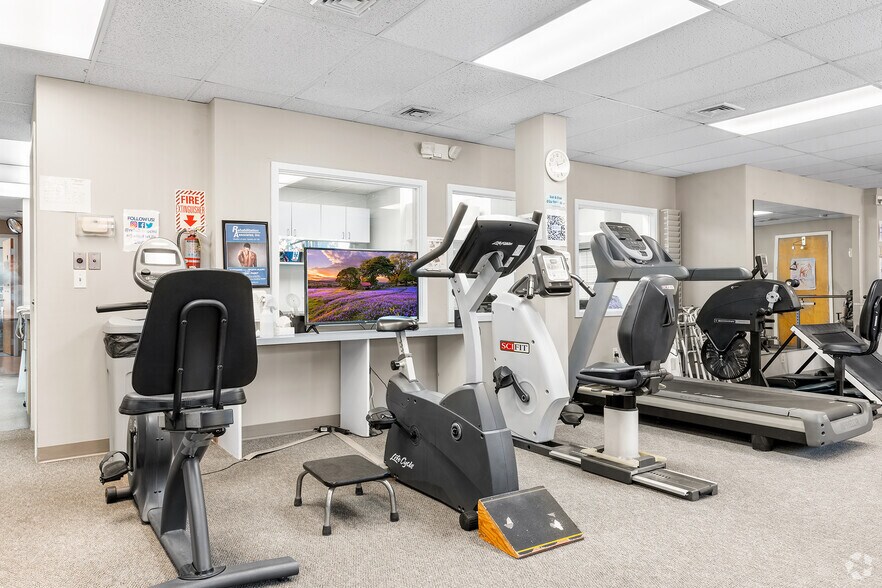 More Photos Of 2900 Main St, Stratford Medical For Sale