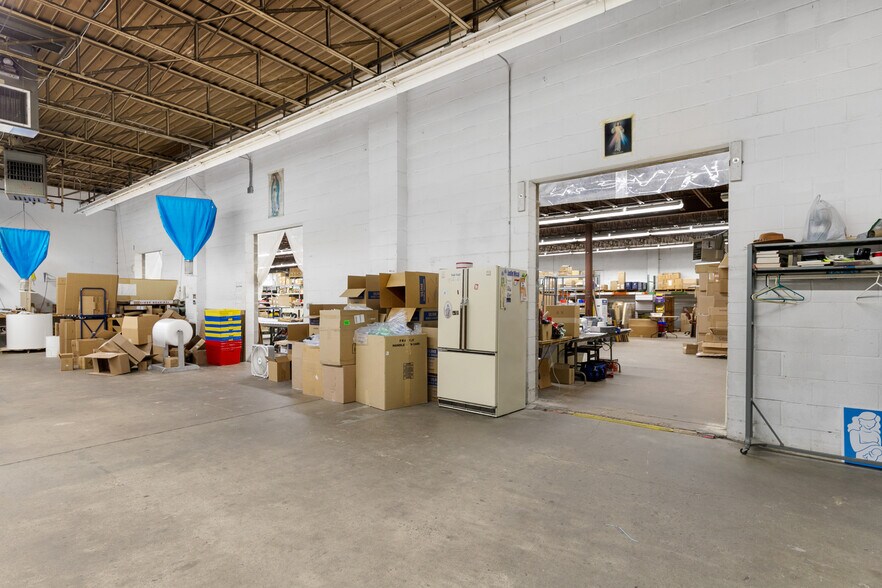 More Photos Of 976 W Minnehaha Ave, Saint Paul Warehouse For Sale