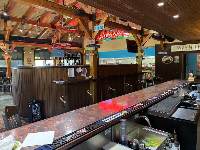 More Photos Of 5100 Lee Hwy, Bristol Restaurant For Sale