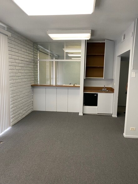 More Photos Of 45902 Oasis St, Indio Medical For Lease